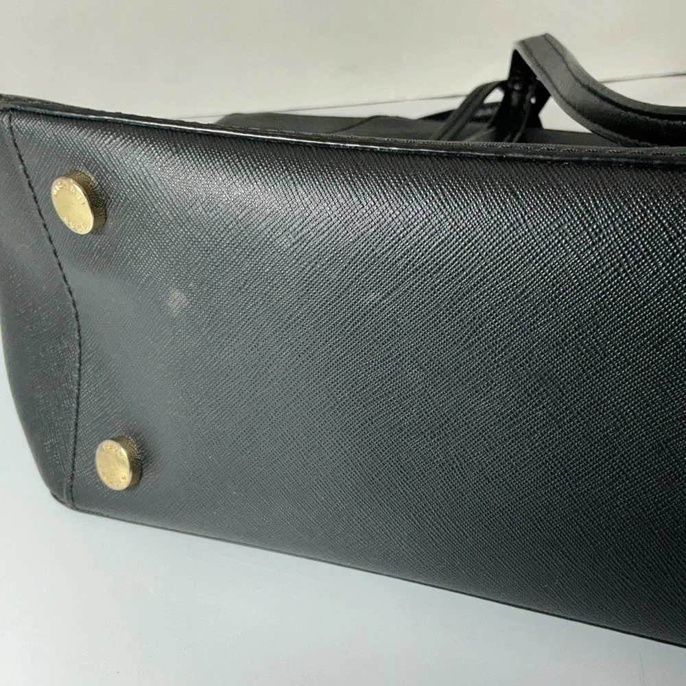 Michael Kors
Charlotte Large Saffiano Leather Top-Zip Tote Bag used - Picture 6 of 6